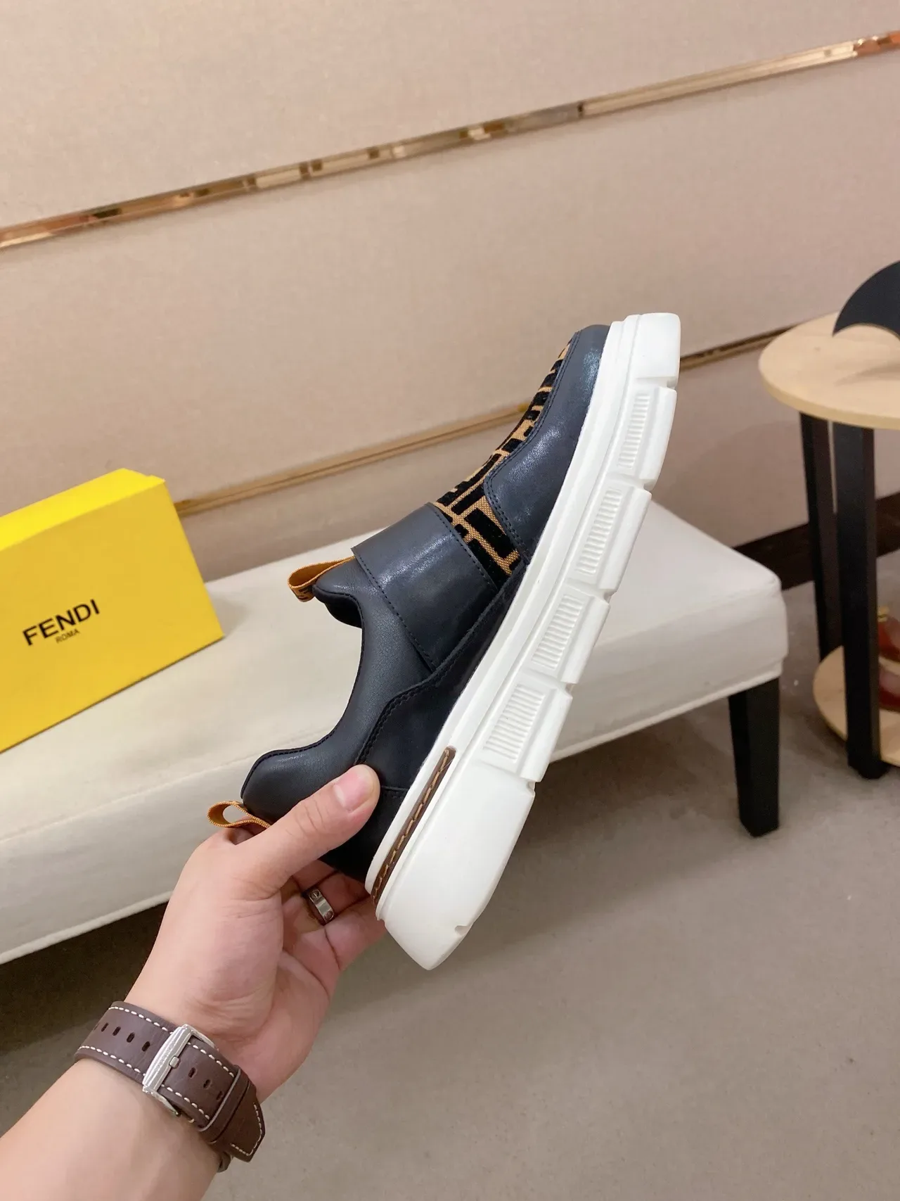 Tênis lifestyle slip-on com monograma FF da Fendi 5
