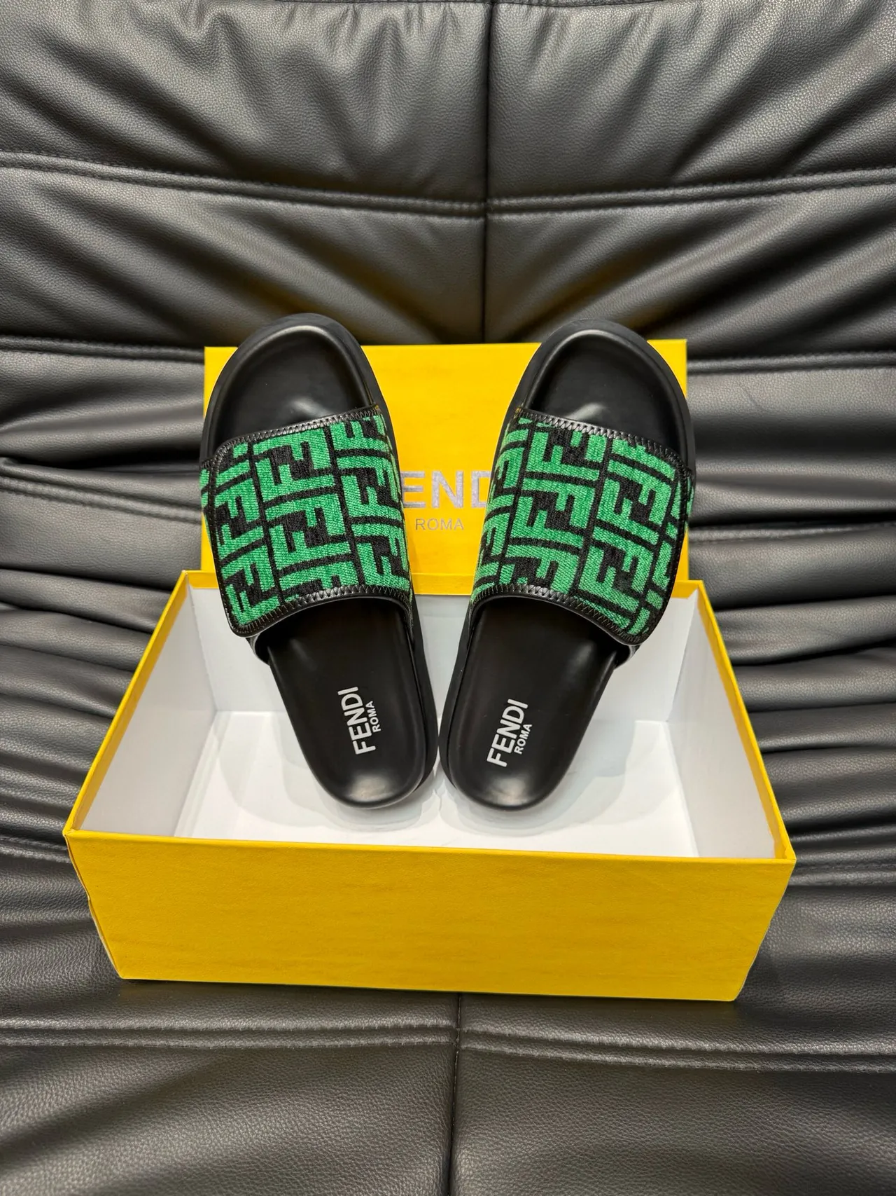 Fendi FF Slide Noir Vert Monogramme Bride Tissée Semelle en Caoutchouc Claquettes 5