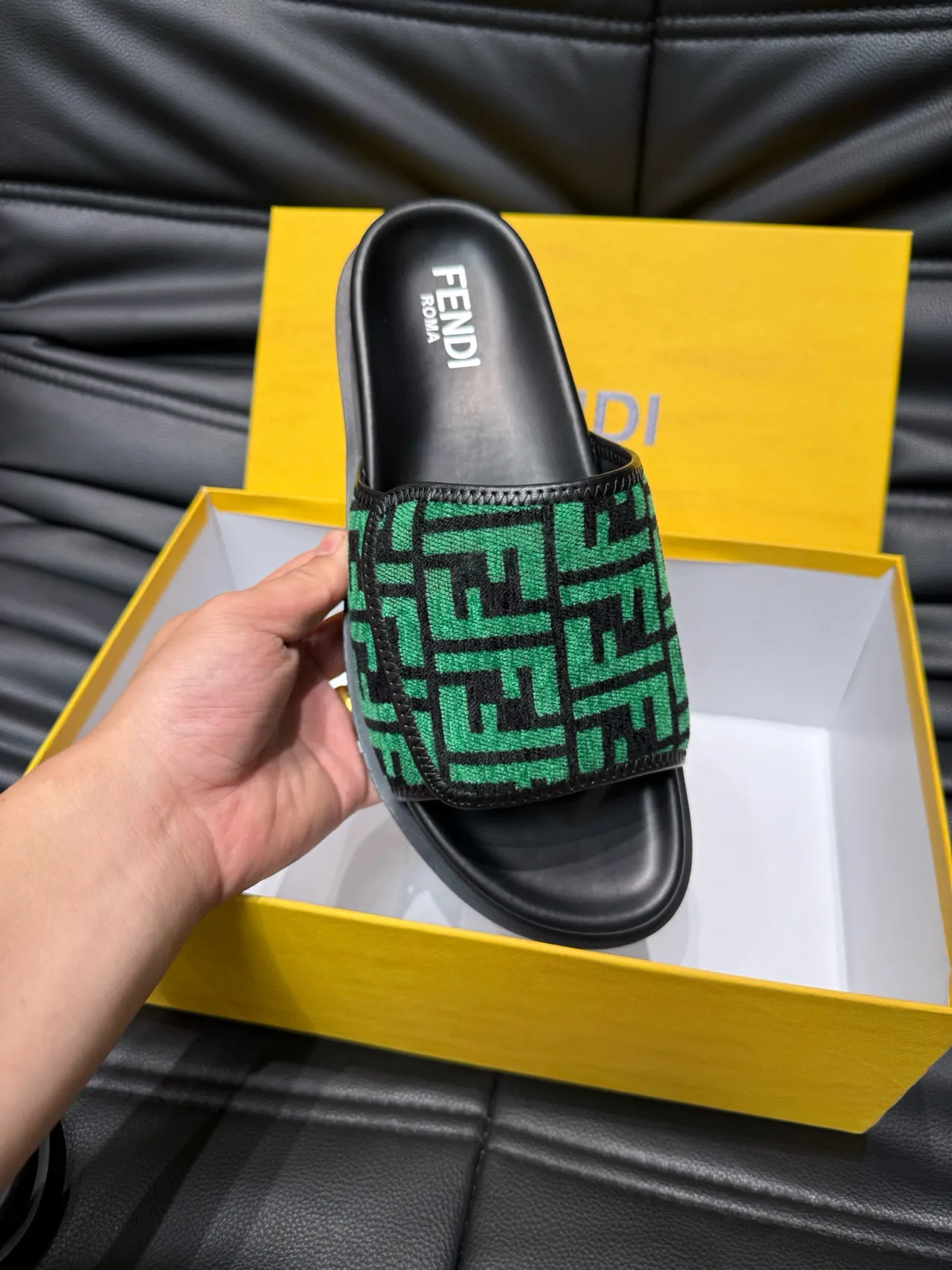 Fendi FF Slide Noir Vert Monogramme Bride Tissée Semelle en Caoutchouc Claquettes 7