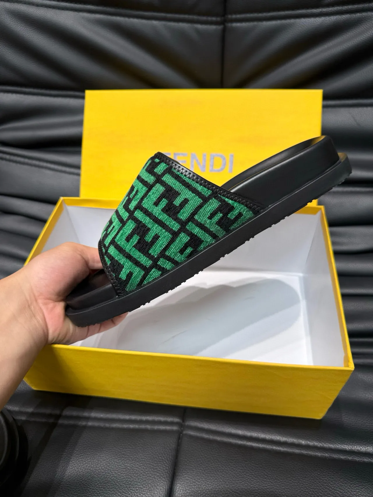 Fendi FF Slide Noir Vert Monogramme Bride Tissée Semelle en Caoutchouc Claquettes 8