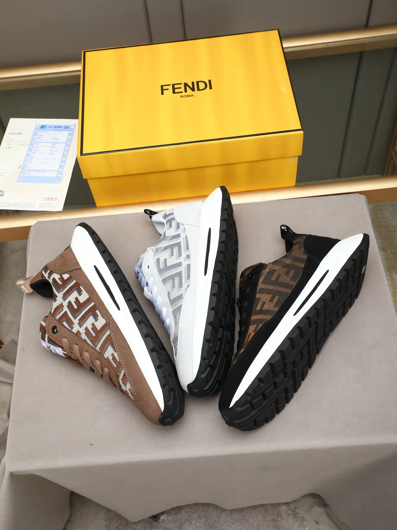 Fendi First Gray FF Monogram tênis lifestyle 2