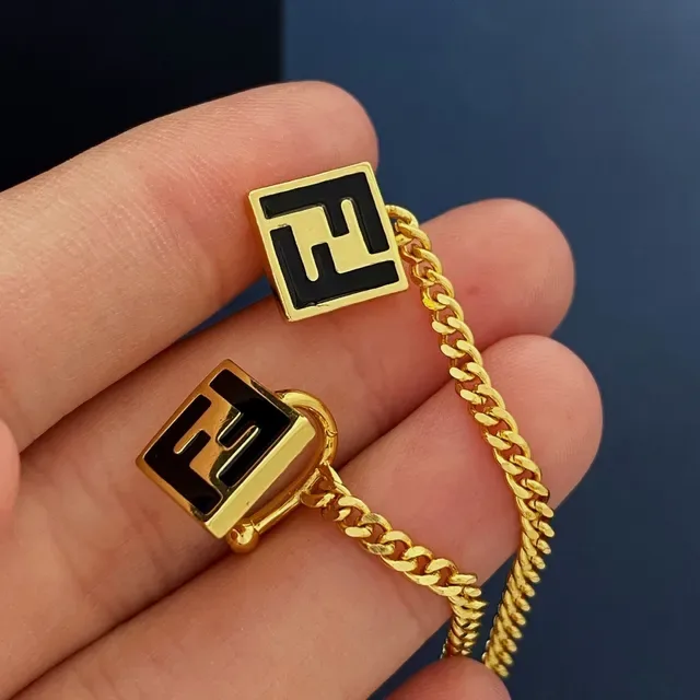 Boucles d'oreilles Fendi Or Noir Asymétriques Chaînonnées 2