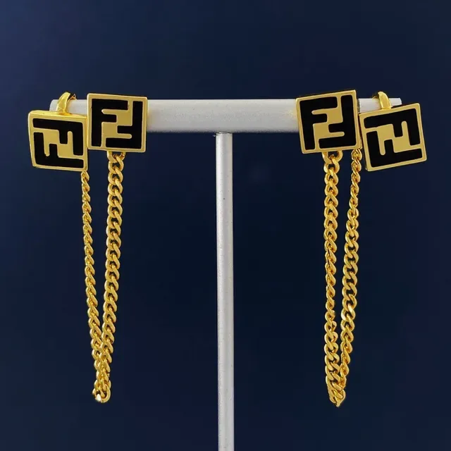 Boucles d'oreilles Fendi Or Noir Asymétriques Chaînonnées 6