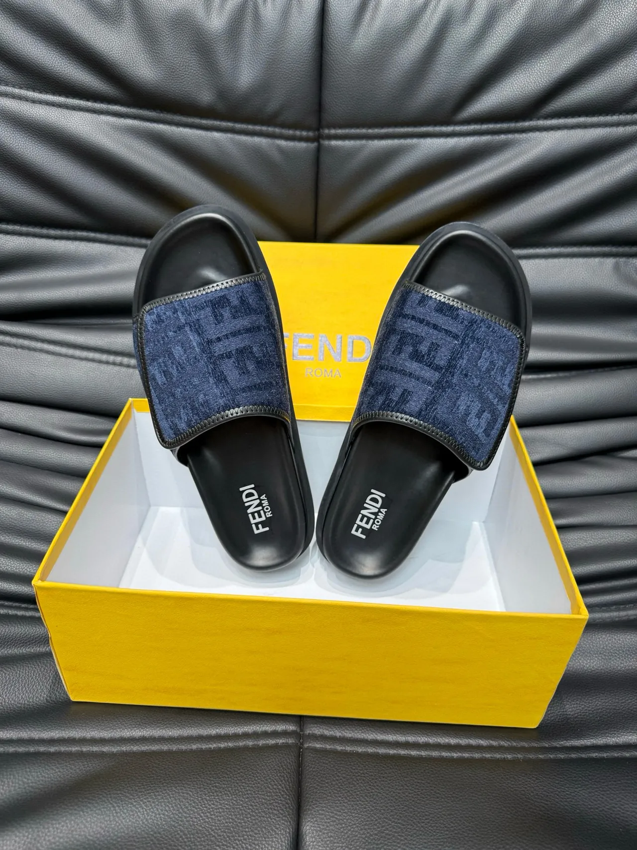 Fendi أزرق بحري أسود مونوغرام جاكوارد حزام كعب مطبوخ مطاطي نعال 5