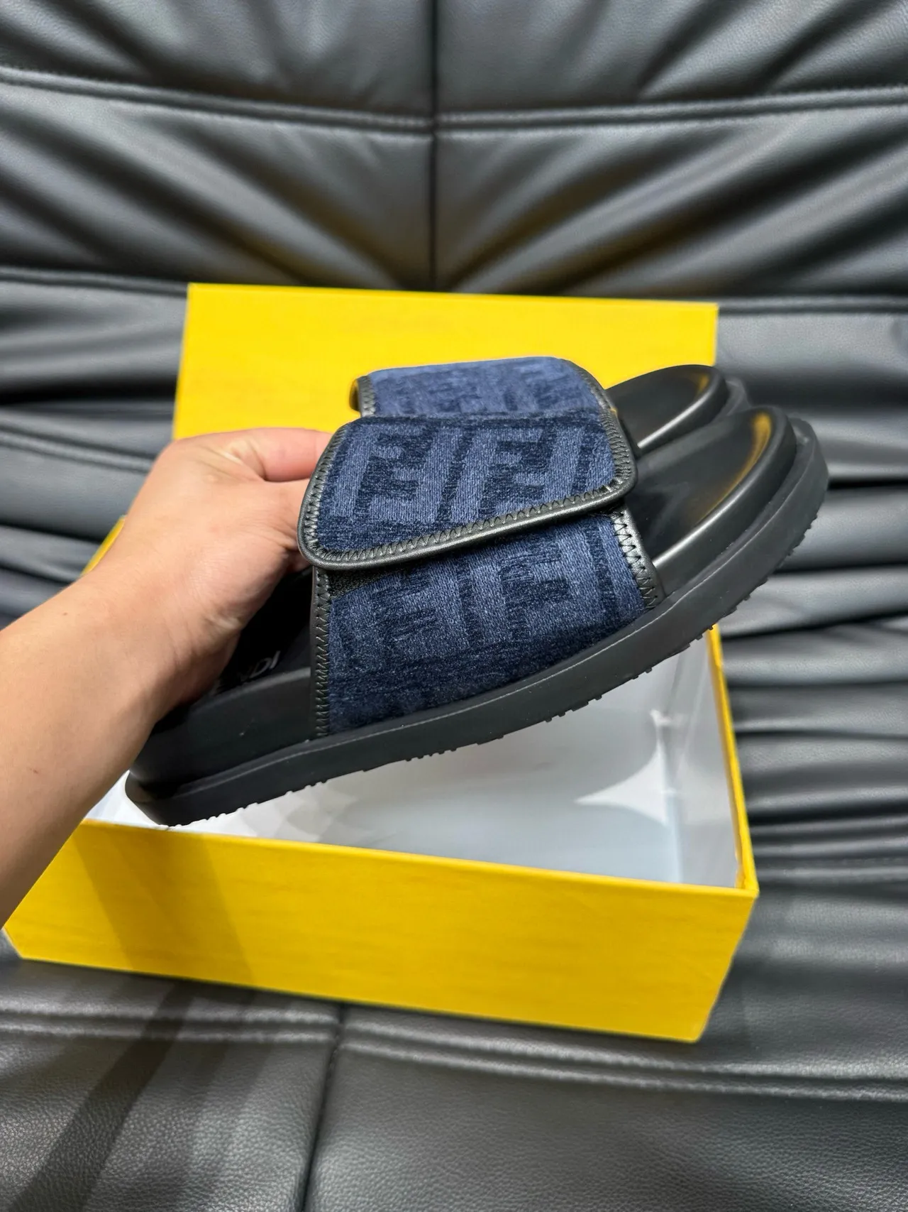 Fendi أزرق بحري أسود مونوغرام جاكوارد حزام كعب مطبوخ مطاطي نعال 6