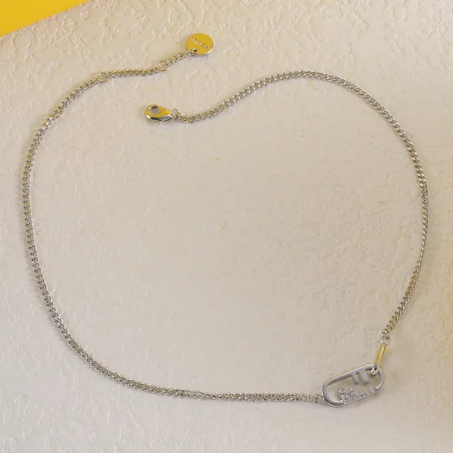 Fendi Collier chaîne curb argent et or, style carabiner, pendentif 3