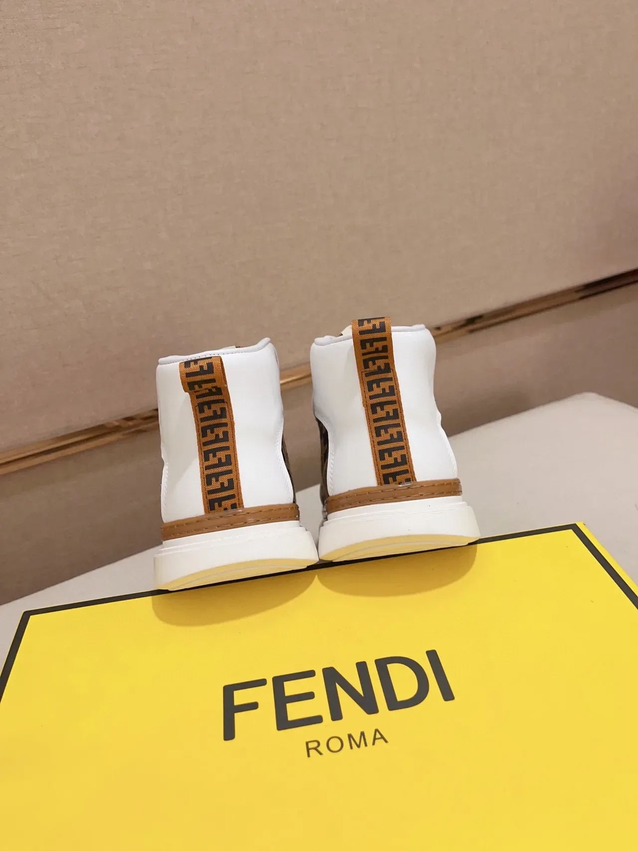 Fendi Blanc Marron Baskets Lifestyle Monogrammées en Tissu High-Top 3