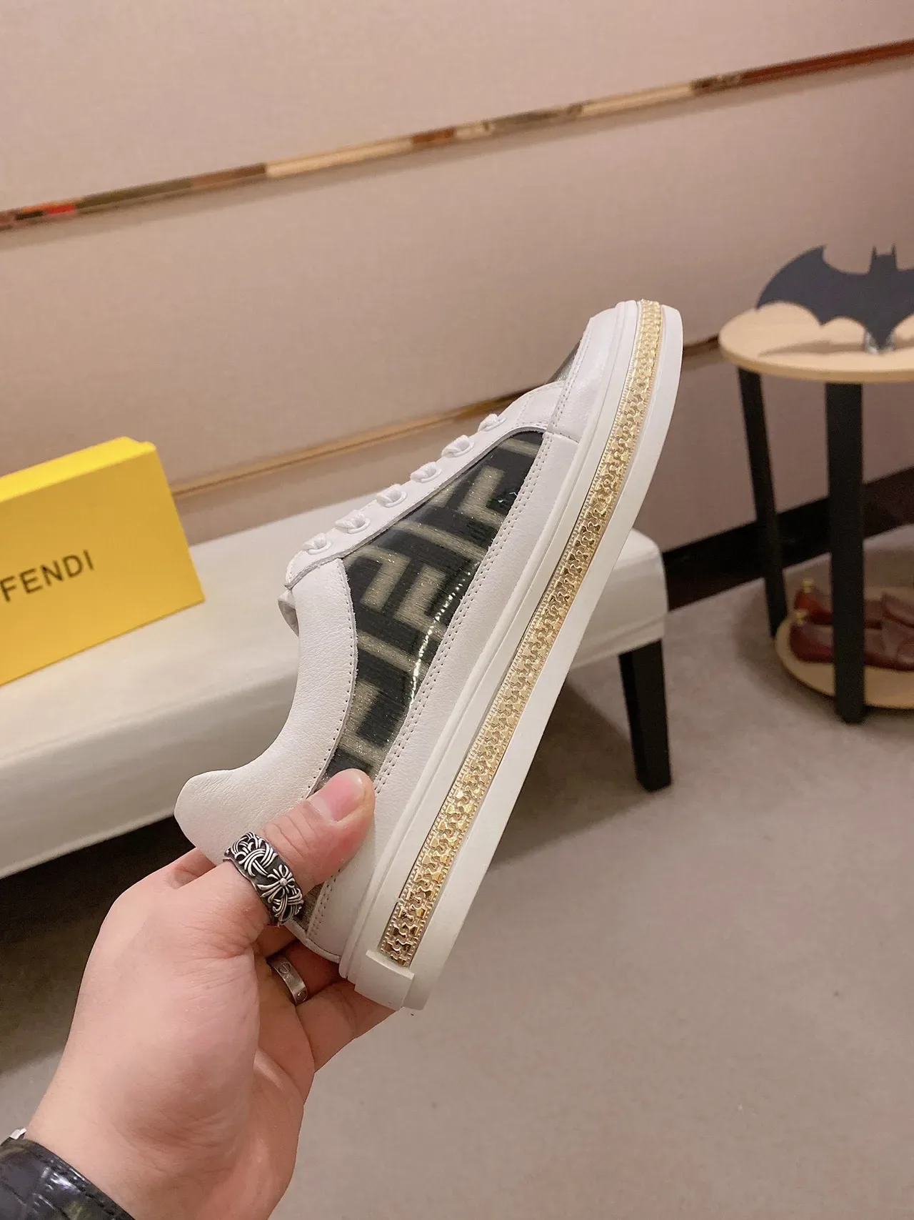 Fendi Blanc Doré Monogramme Panneau Latéral Overlay Transparente Sneakers Lifestyle 6