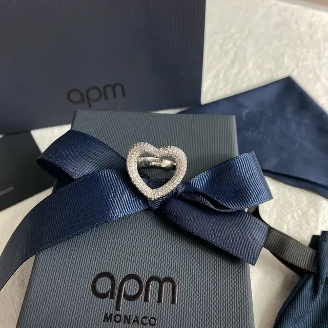 apm Monaco Open Heart Pavé Ring 9