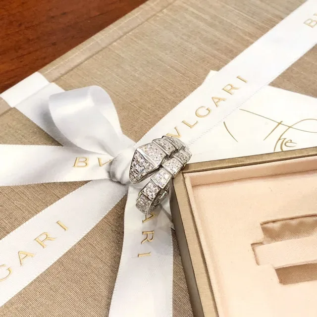 Articulated Pavé-Set Geometric Ring 5
