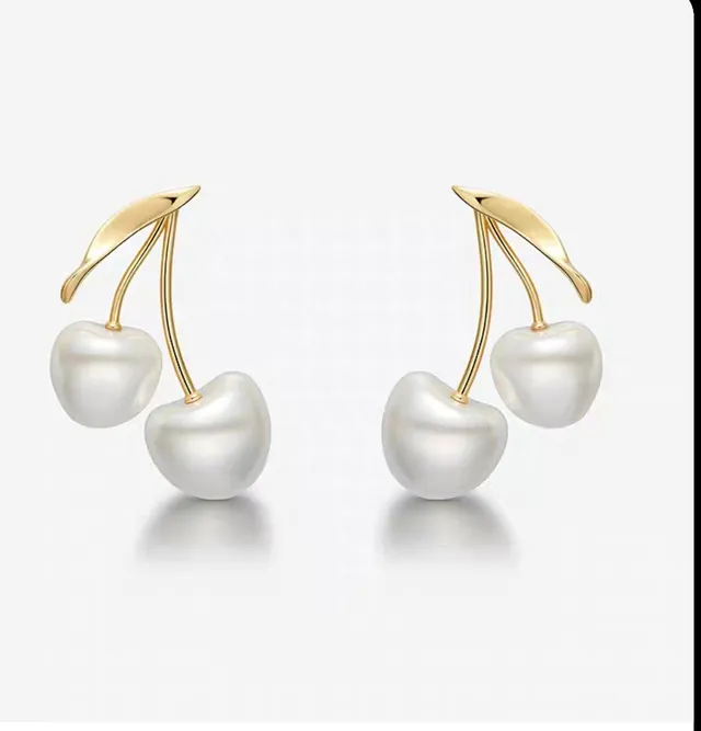 Baroque Pearl and Gold-Tone Wire Necklace 4