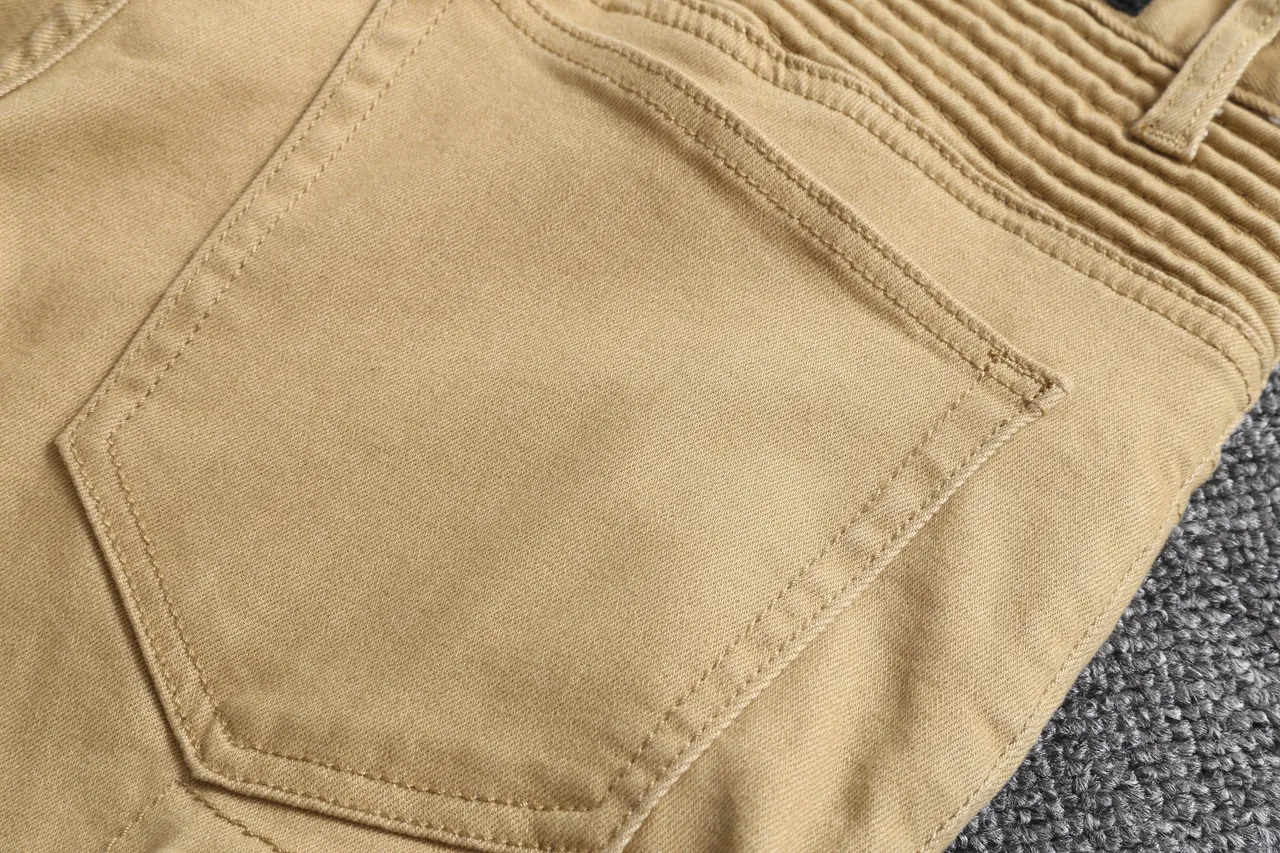 Beige Black Cargo-Style Zippered Thigh Pockets Shorts 4