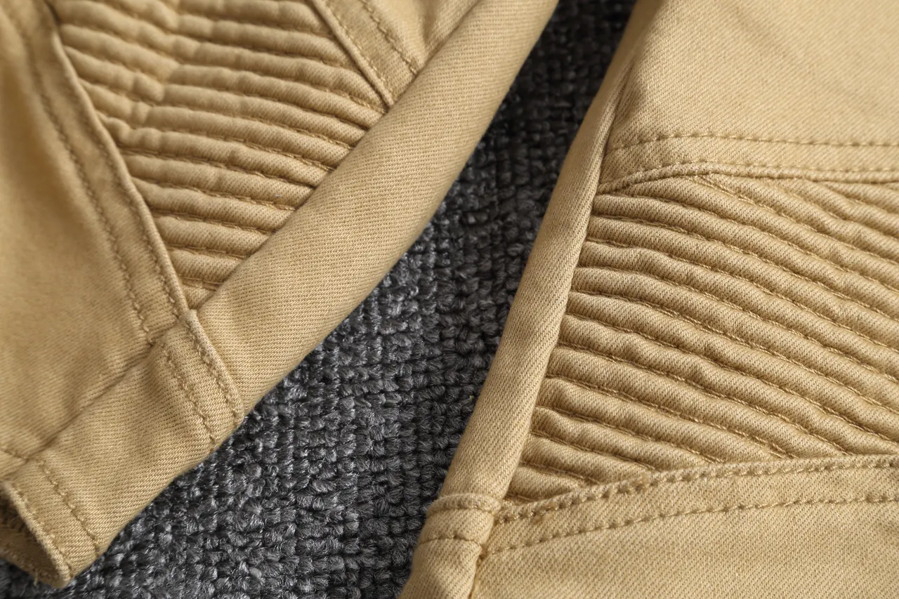 Beige Black Cargo-Style Zippered Thigh Pockets Shorts 11