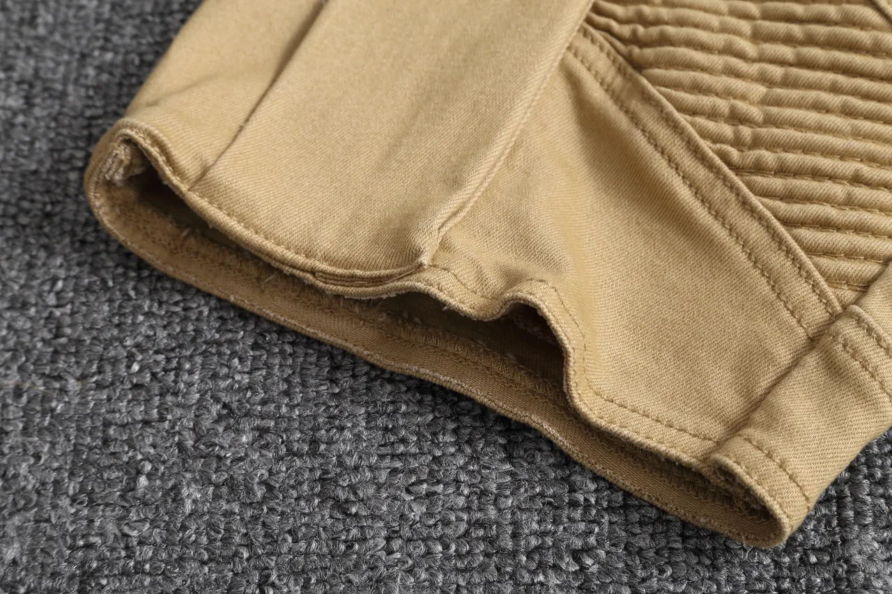 Beige Black Cargo-Style Zippered Thigh Pockets Shorts 12