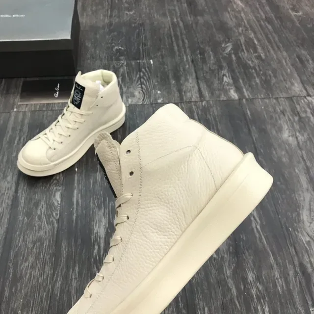 Beige High-Top Pebbled Leather Upper Lifestyle Sneakers 5