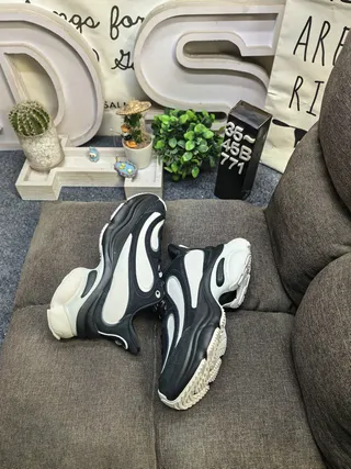 Black Beige Oversized Sole Mixed-Material Upper Chunky Sneakers 6