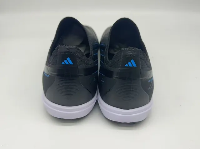 Chaussures de football pour gazon noir et bleu slip-on haut ajusté à la chaussette sans couture construction synthétique 3