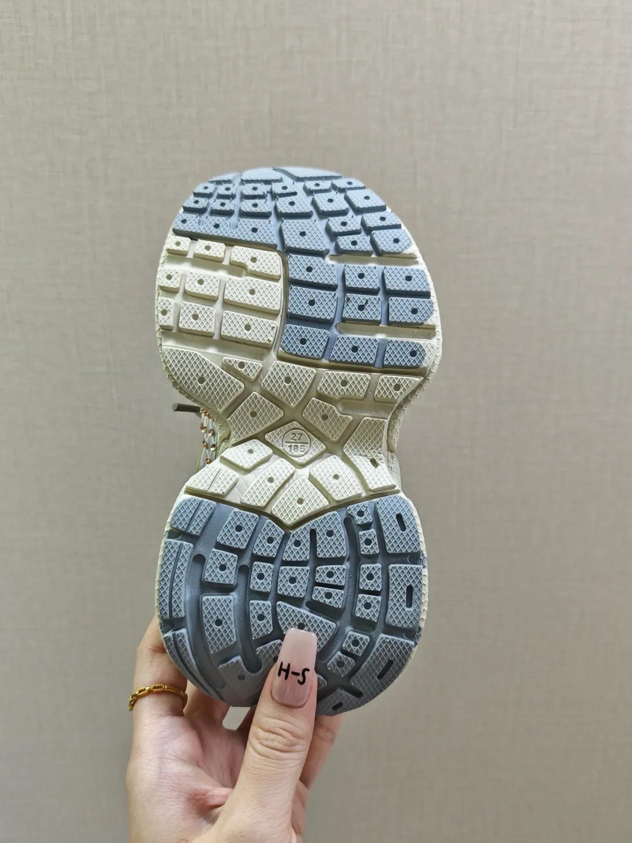 Black Chunky Sole Woven Mesh Upper Sneakers 17
