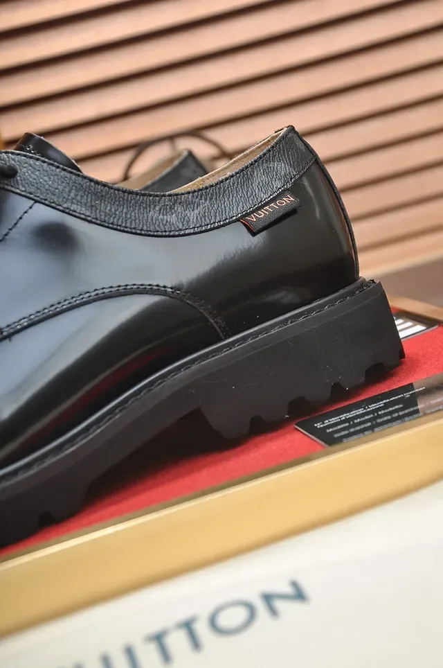 Black Glossy Patent Leather Upper Textured Heel Counter Derby Shoes 2