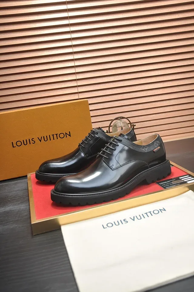 Black Glossy Patent Leather Upper Textured Heel Counter Derby Shoes 4
