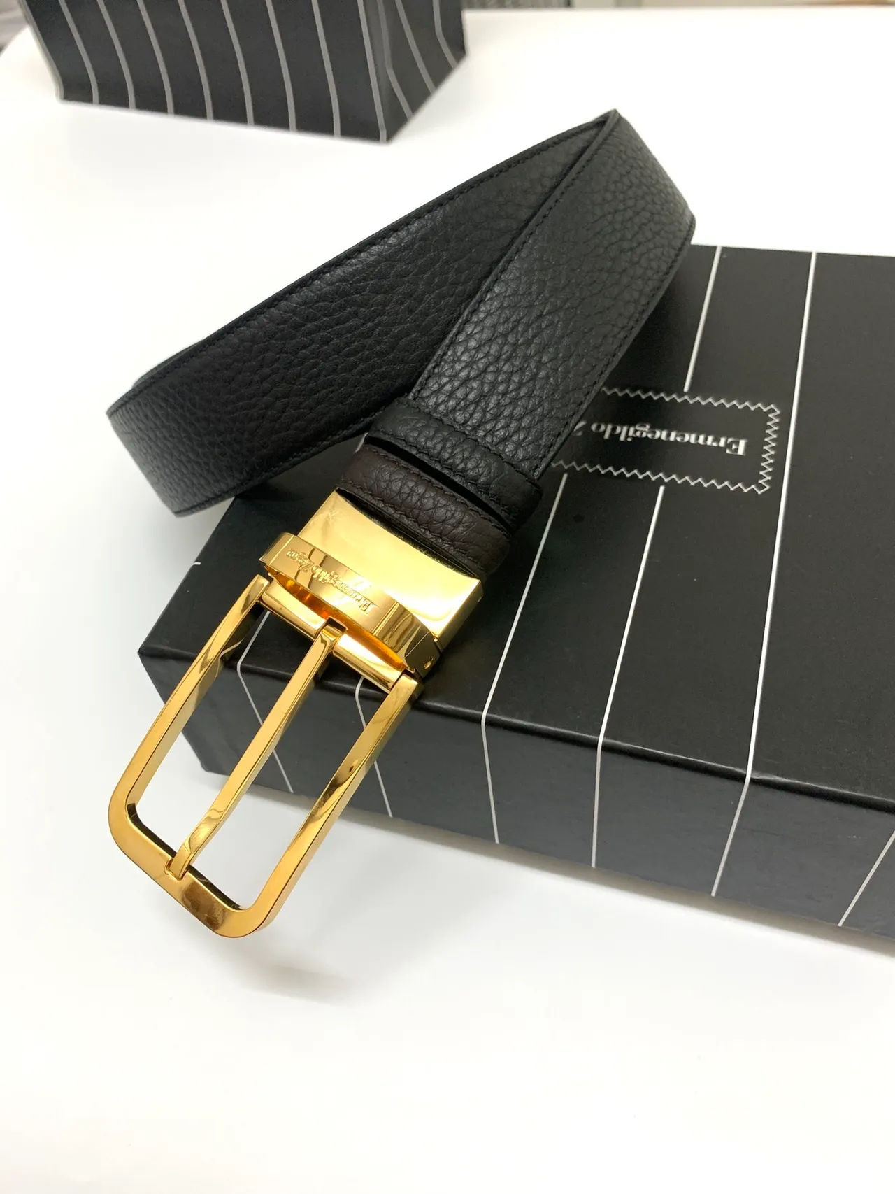 Black Gold Pebbled Rectangular Buckle Leather Belt 4