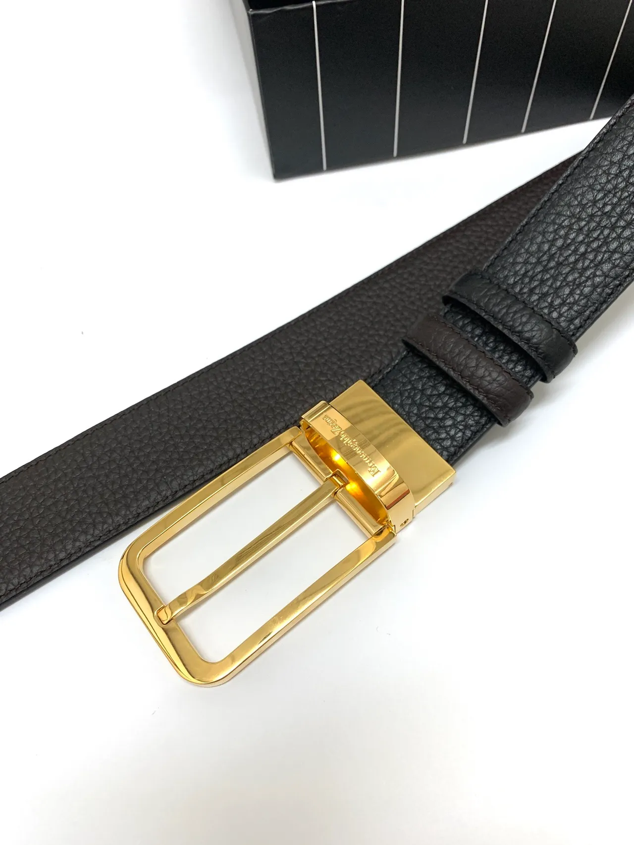 Black Gold Pebbled Rectangular Buckle Leather Belt 6