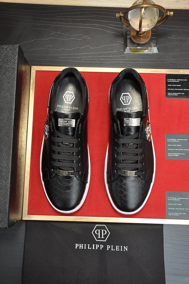 Black Gold Snake-Embossed Leather Hexagonal Logo Sneakers 9