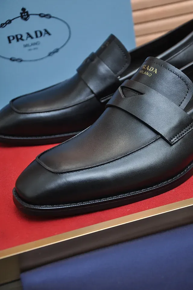 Mocassin de cuir noir à bride penny 2