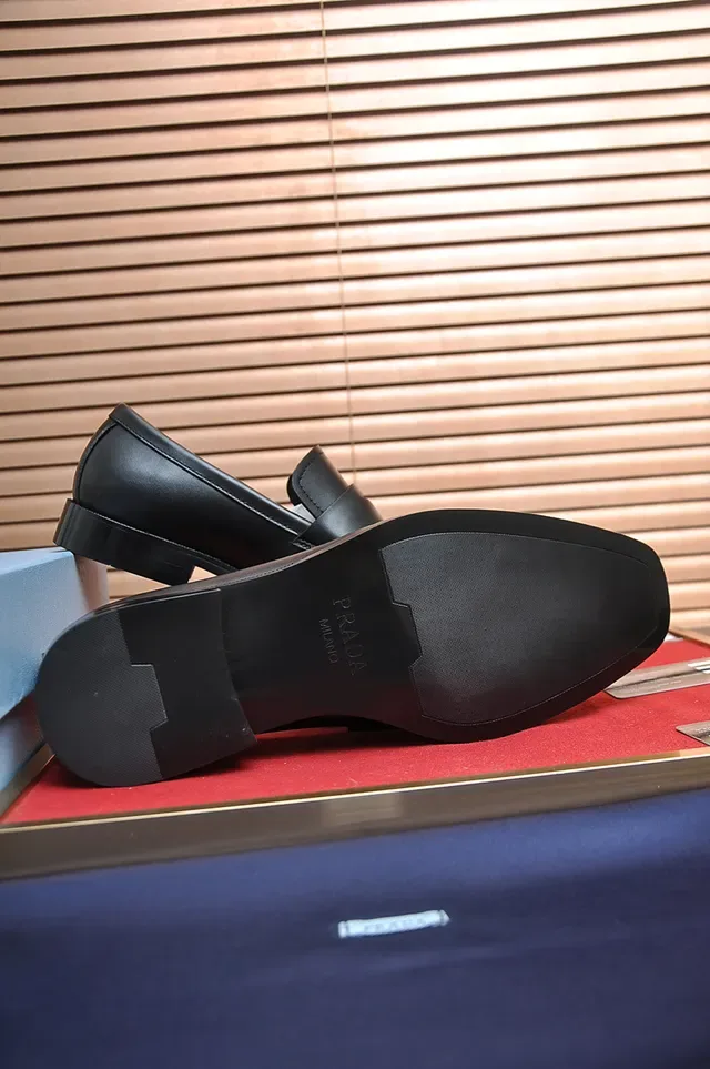 Mocassin de cuir noir à bride penny 3