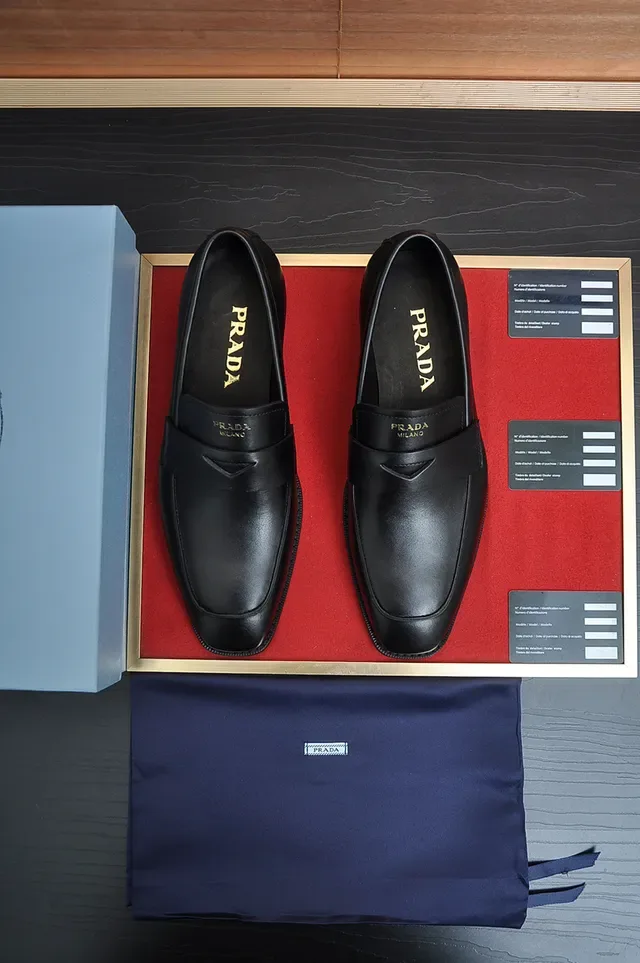 Mocassin de cuir noir à bride penny 4