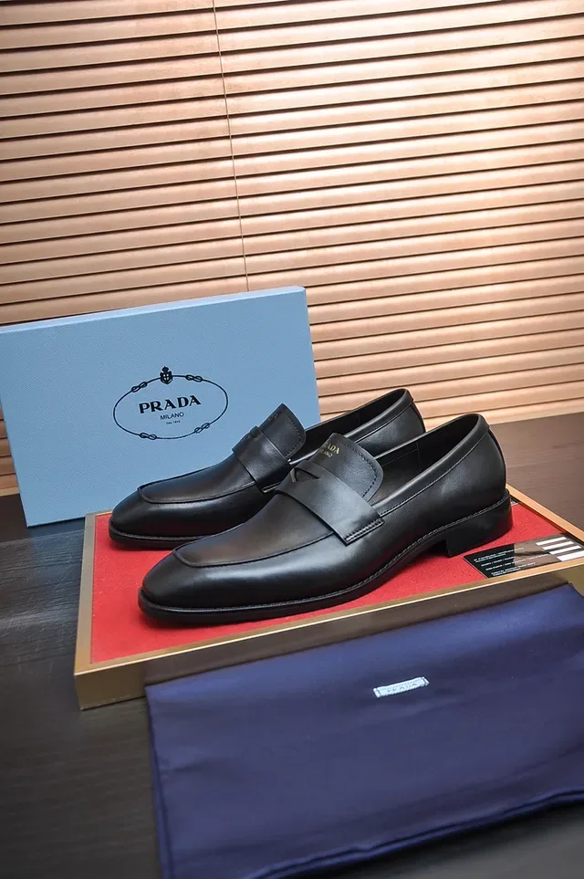 Mocassin de cuir noir à bride penny 5