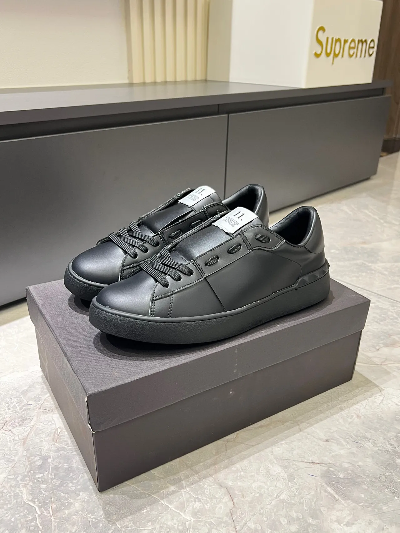 Black Panelled Low-Top Platform Sneaker 6