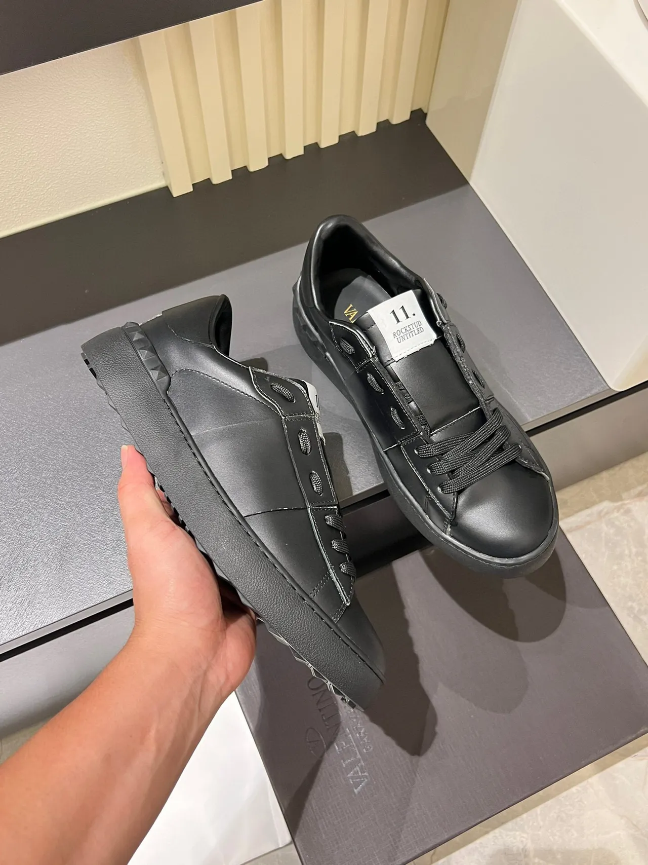 Black Panelled Low-Top Platform Sneaker 7