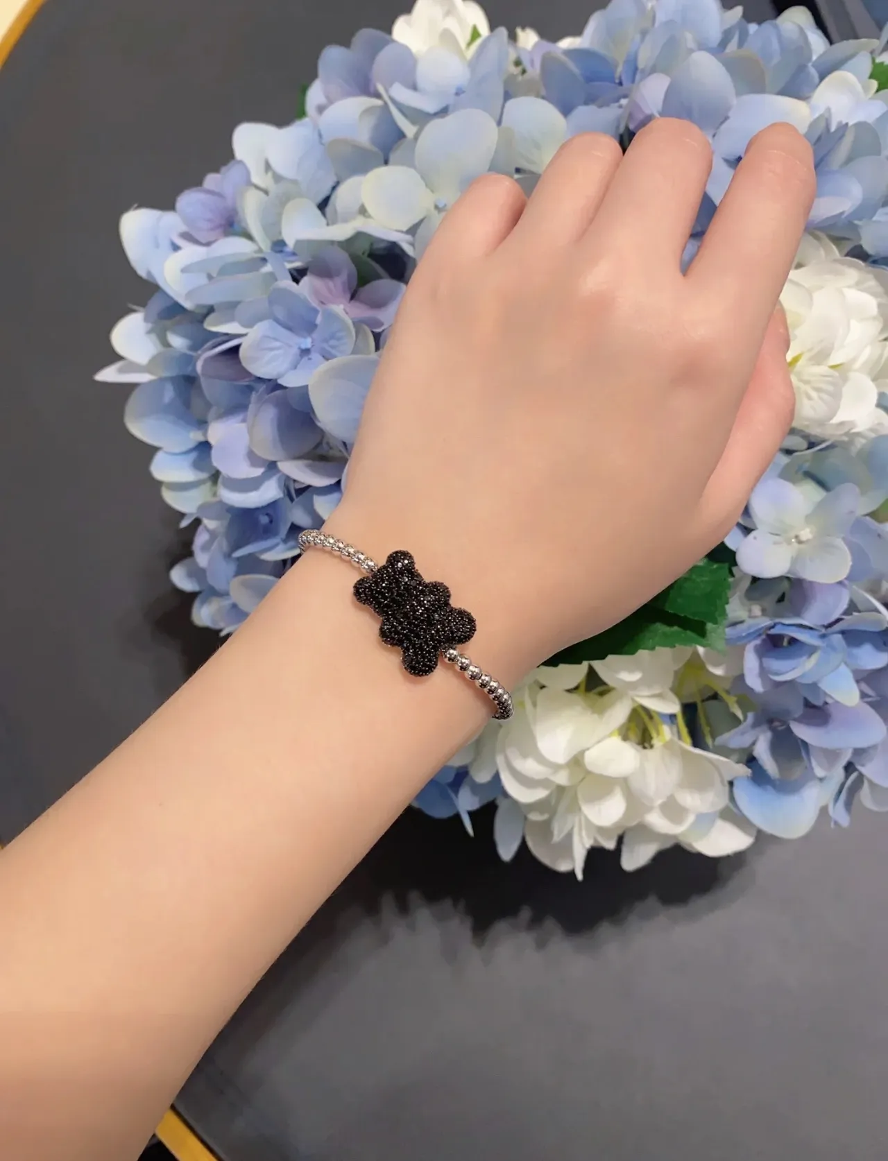 Black Pavé Bow Motif Silver-Tone Beaded Bracelet 6