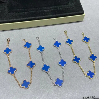 Pulseras de cadena con charm de trébol esmaltado en azul