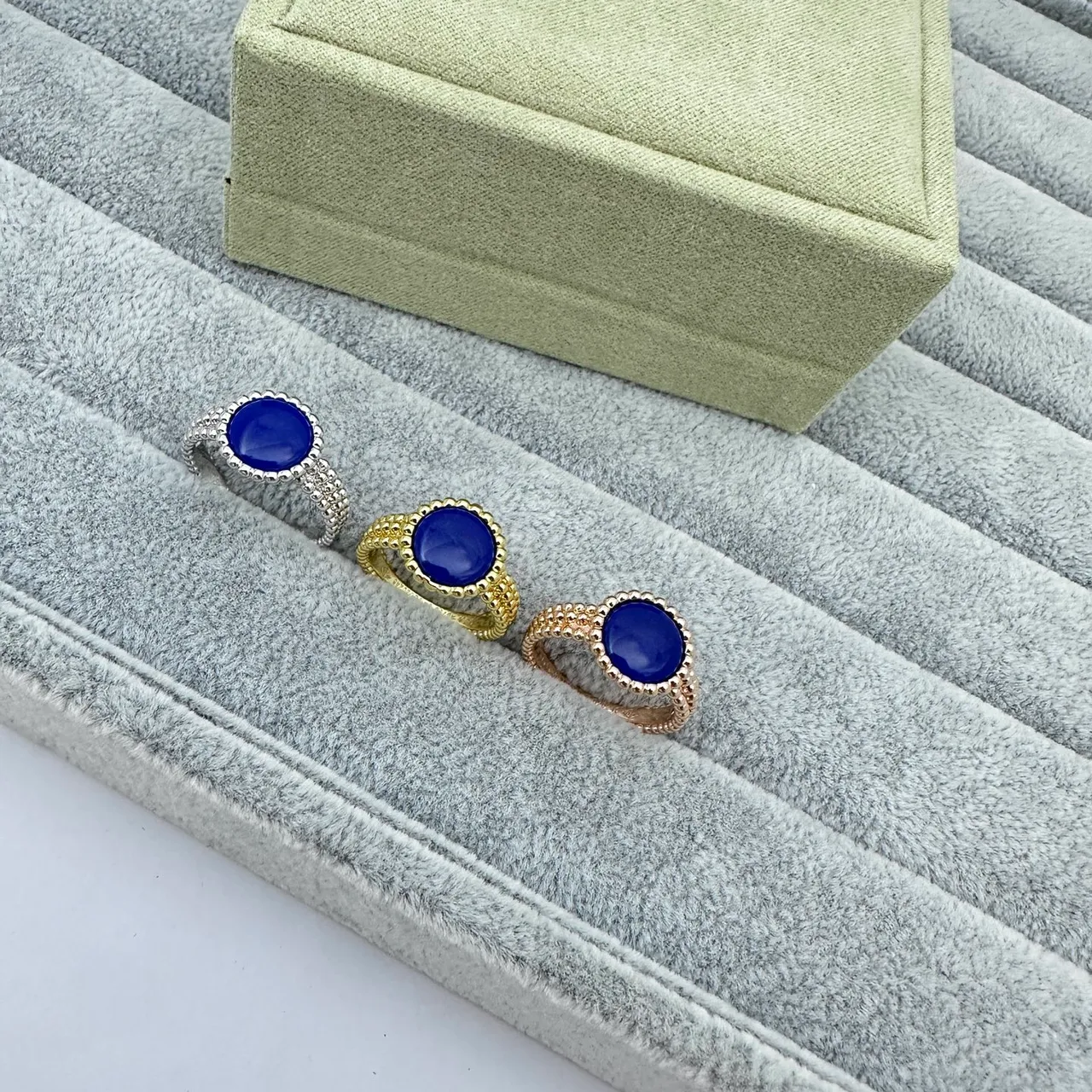 Blue Gold Cabochon-Set Beaded Bezel Ring 4