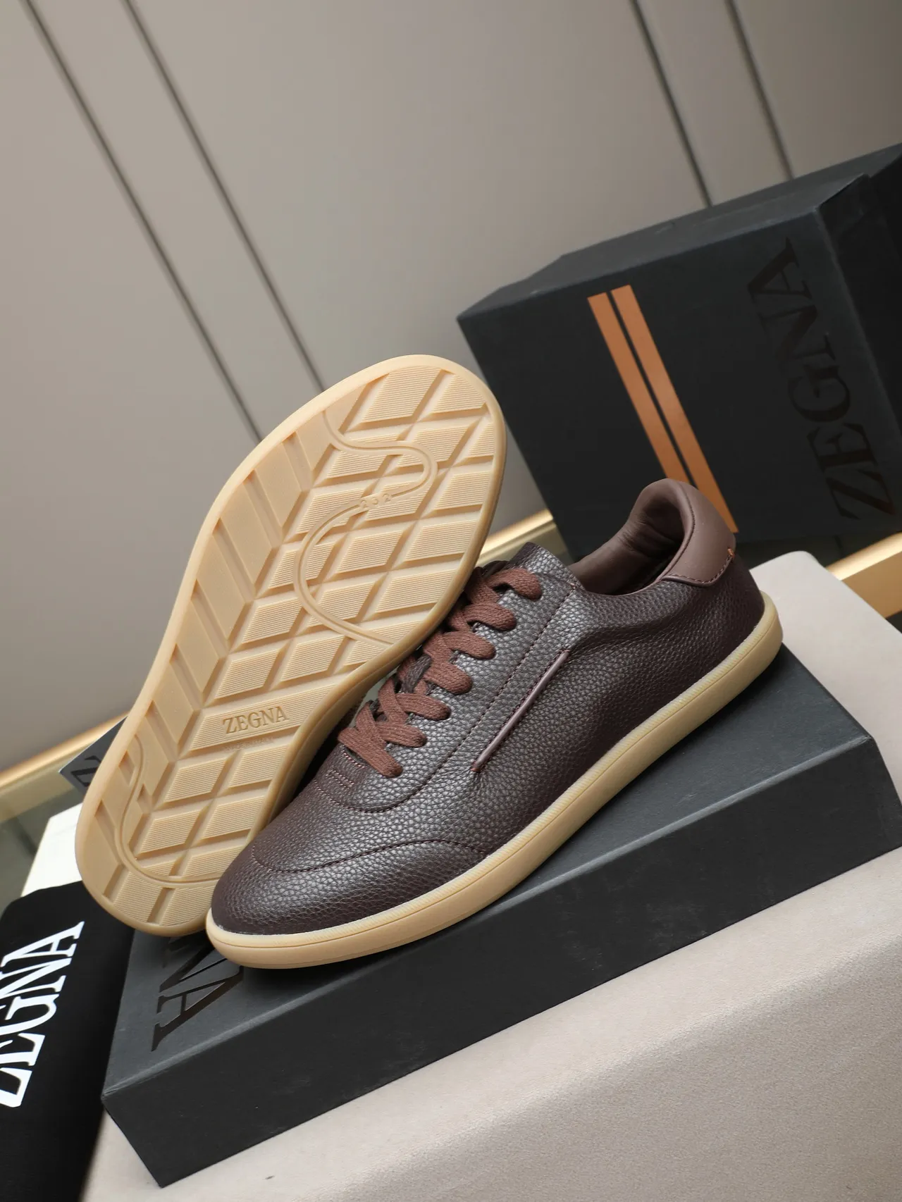 Brown Pebbled Leather Lace-Up Casual Shoe 4