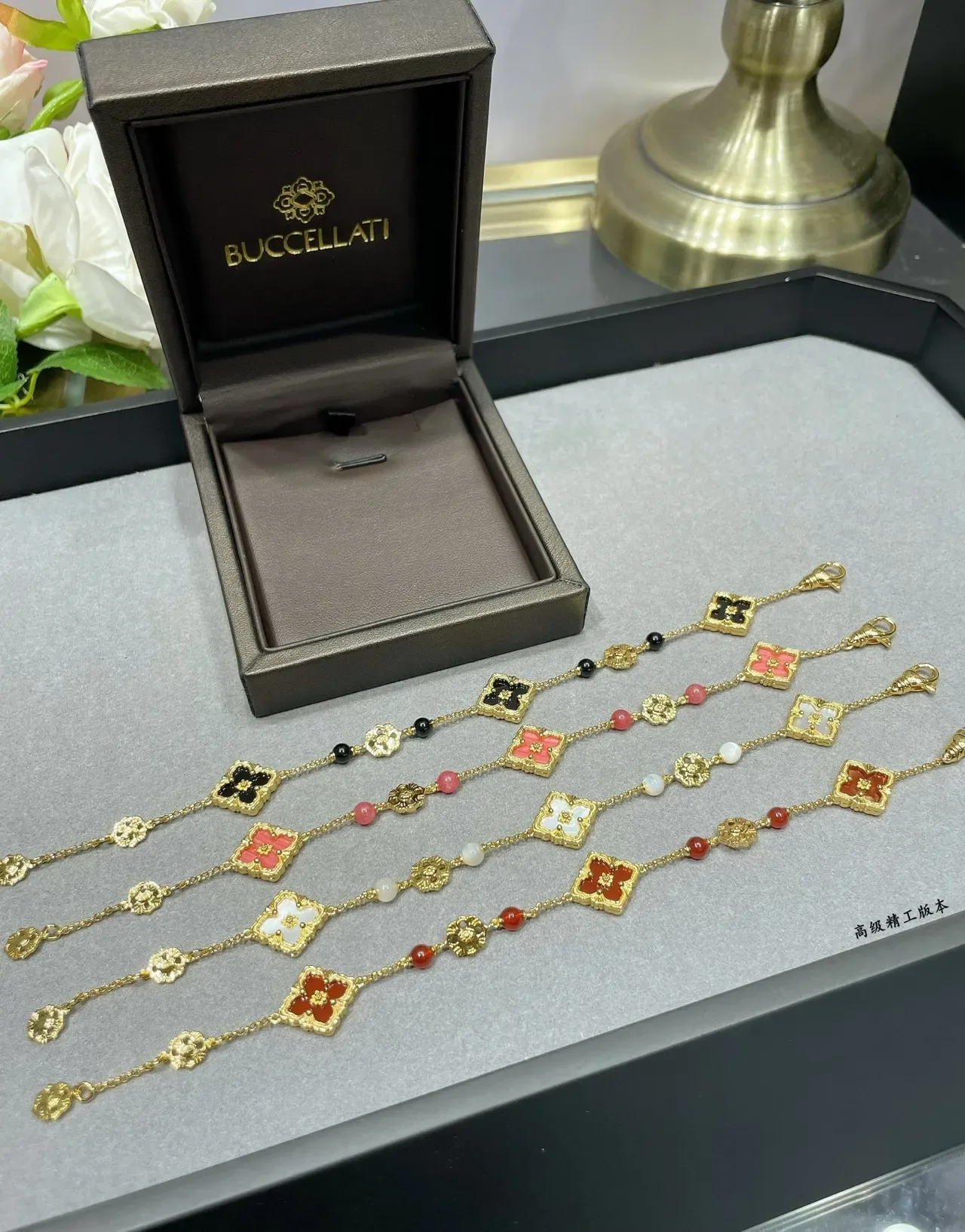 Buccellati Or Noir Filigrane Quatre Feuilles Motifs Centres Émaux Collier 3