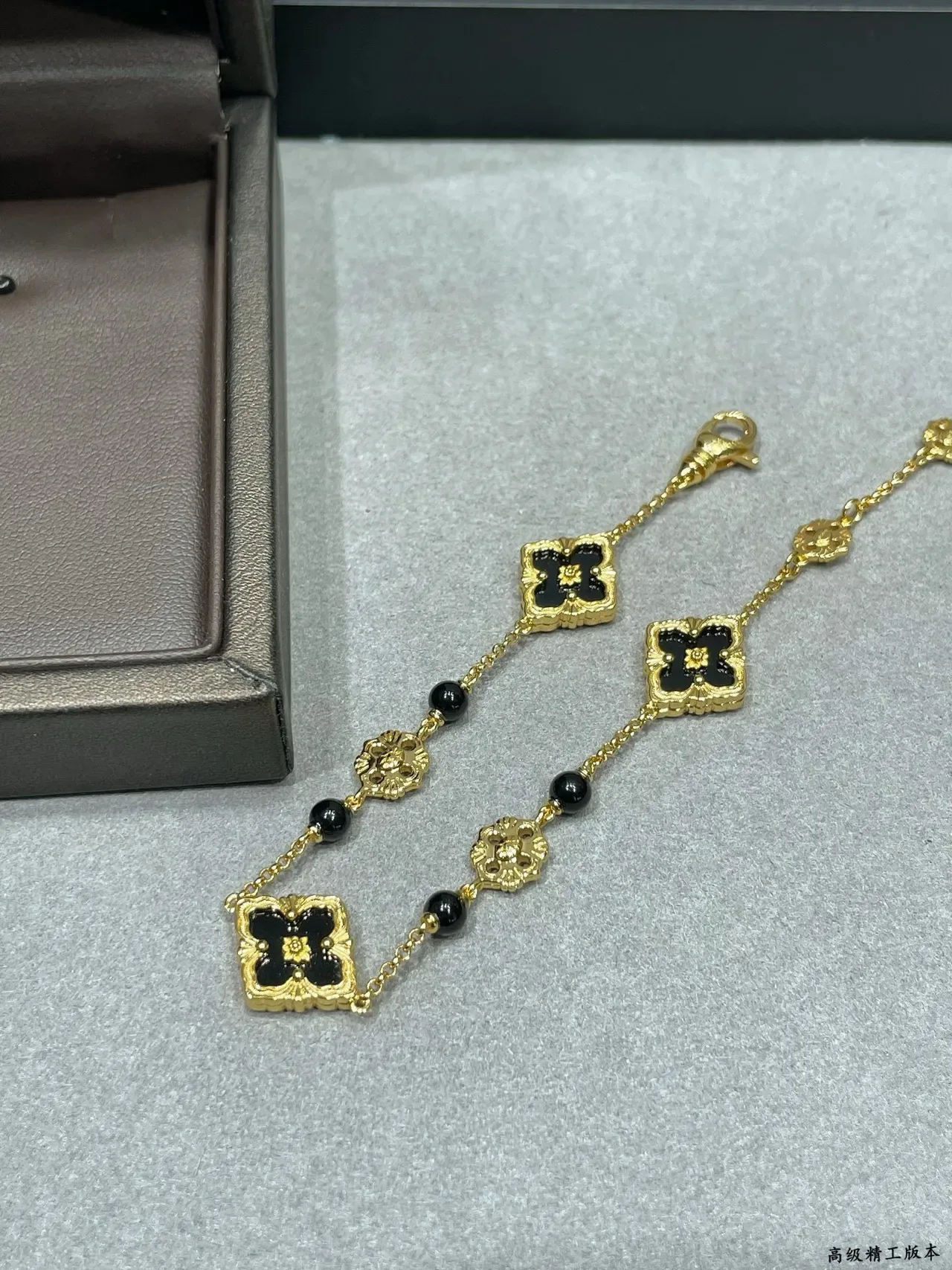 Buccellati Or Noir Filigrane Quatre Feuilles Motifs Centres Émaux Collier 4