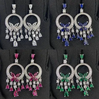 Brincos de aro circular floral com candelabro pendentes
