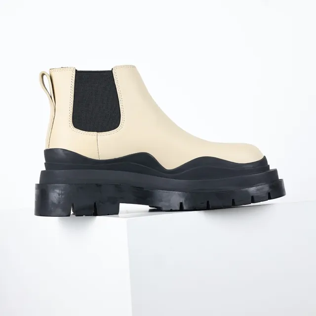 Cream and Black Chunky Platform Chelsea Boots 7