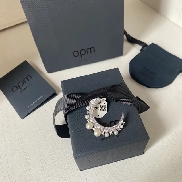 চাঁদের আকৃতির Pavé মুক্তা হার 6