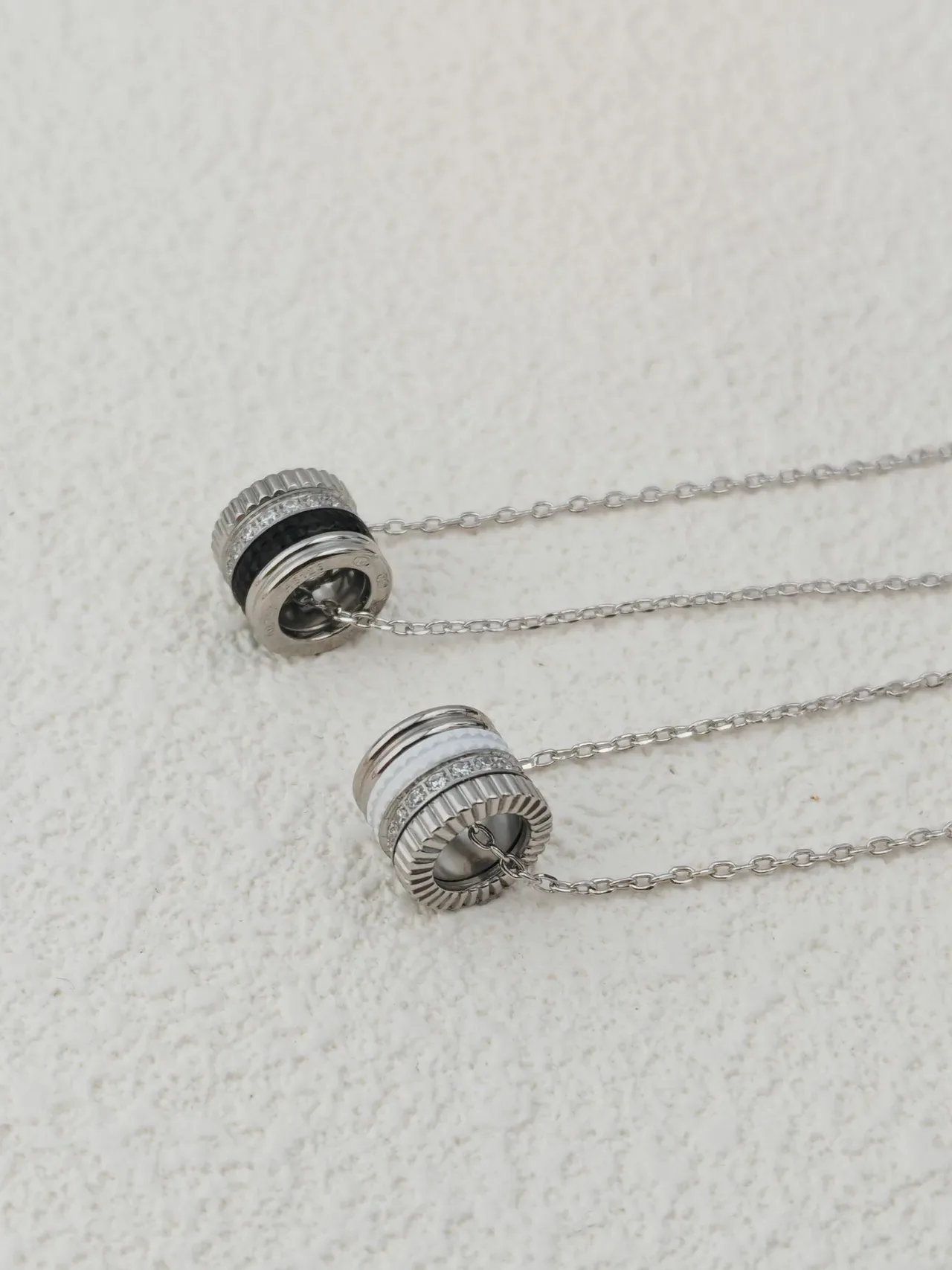 Cylindrical Multi-Band Enamel Pendant Chain Necklaces 3