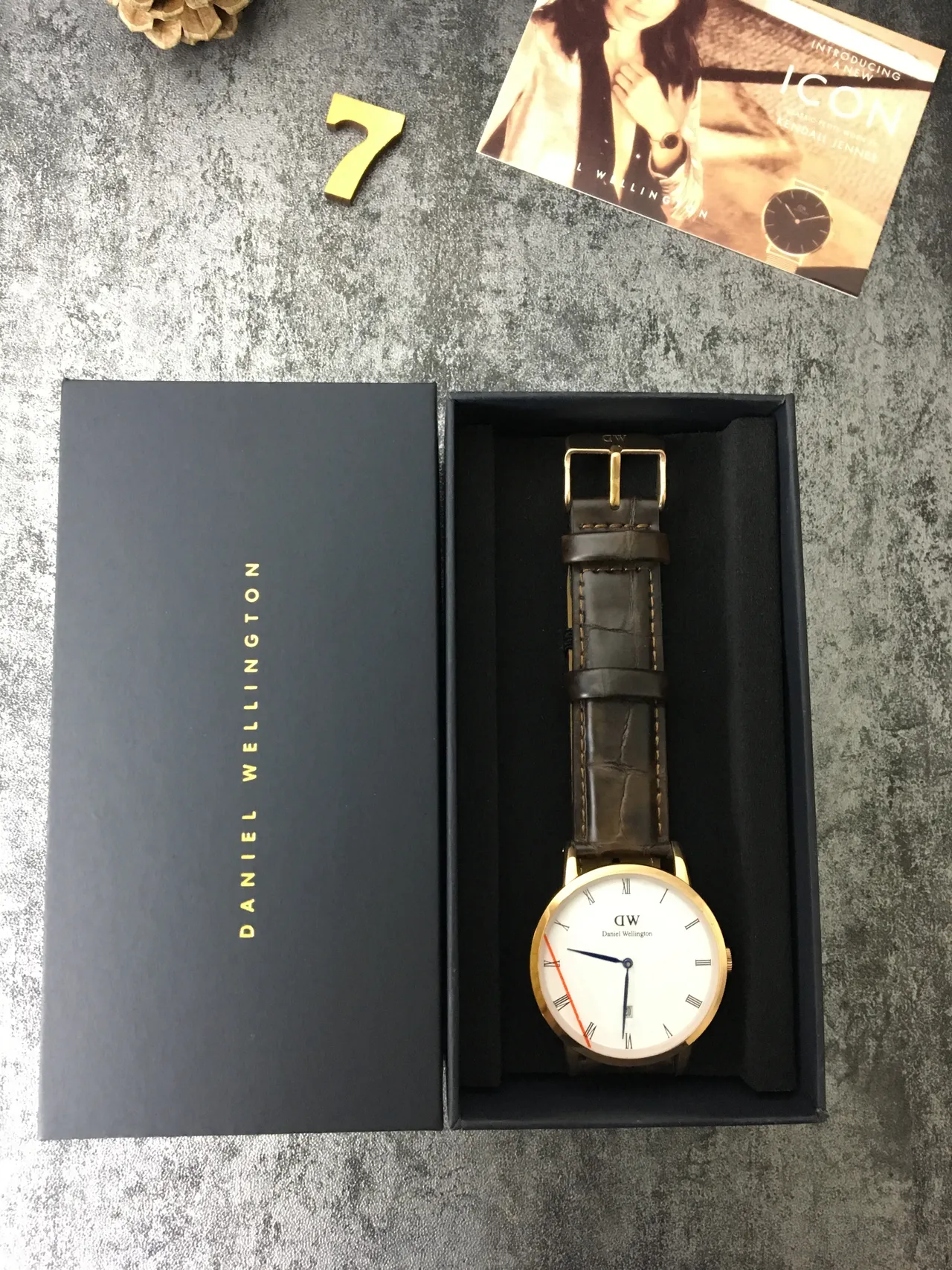 Daniel Wellington Brown Gold Minimalist Case Quartz Watch 3