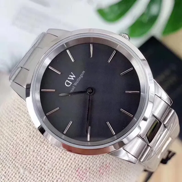 Daniel Wellington Montre de Quartz en Acier Inoxydable avec Cadran Noir Classique 5