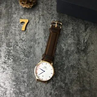 Daniel Wellington Classic Minimalist Brown Leather Strap Quartz Watch