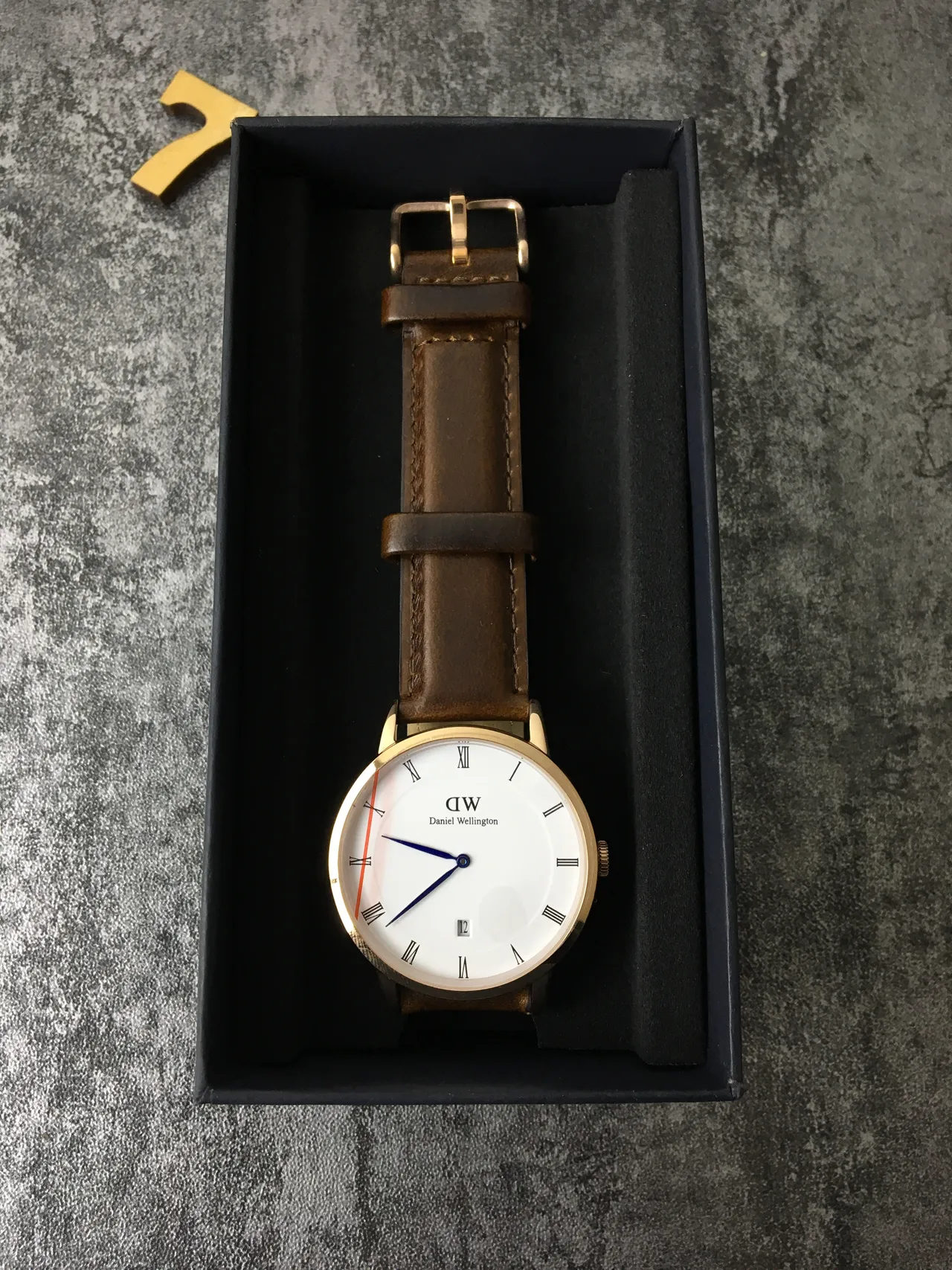 Daniel Wellington Classic Minimalist भूरा चमड़ा पट्टा क्वार्ट्ज घड़ी 2