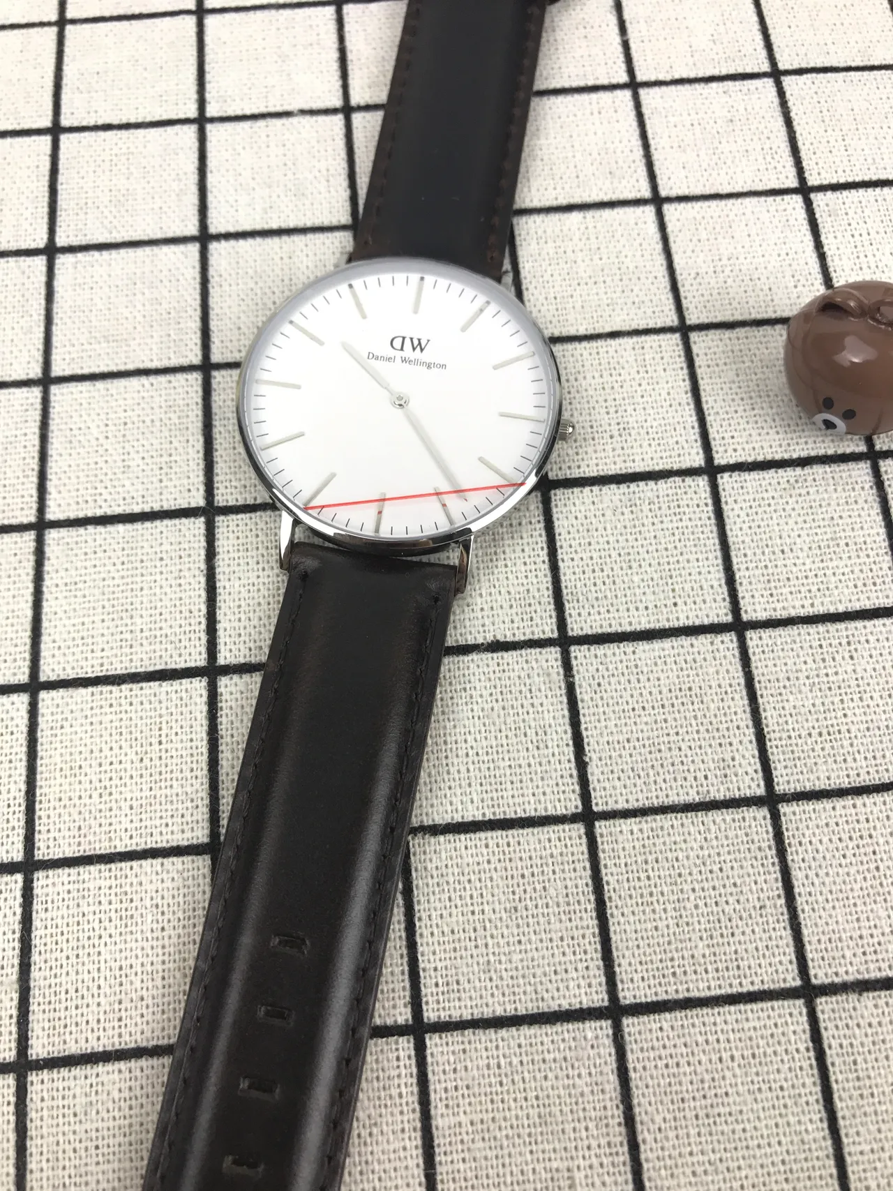 Daniel Wellington Classic Minimalist White Dial Black Leather Strap Quartz Watch 6