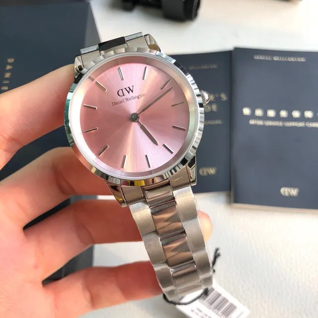 Daniel Wellington ক্লাসিক পেটিট পিঙ্ক ডায়াল কোয়ার্টজ ঘড়ি 2