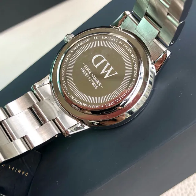 Daniel Wellington ক্লাসিক পেটিট পিঙ্ক ডায়াল কোয়ার্টজ ঘড়ি 4